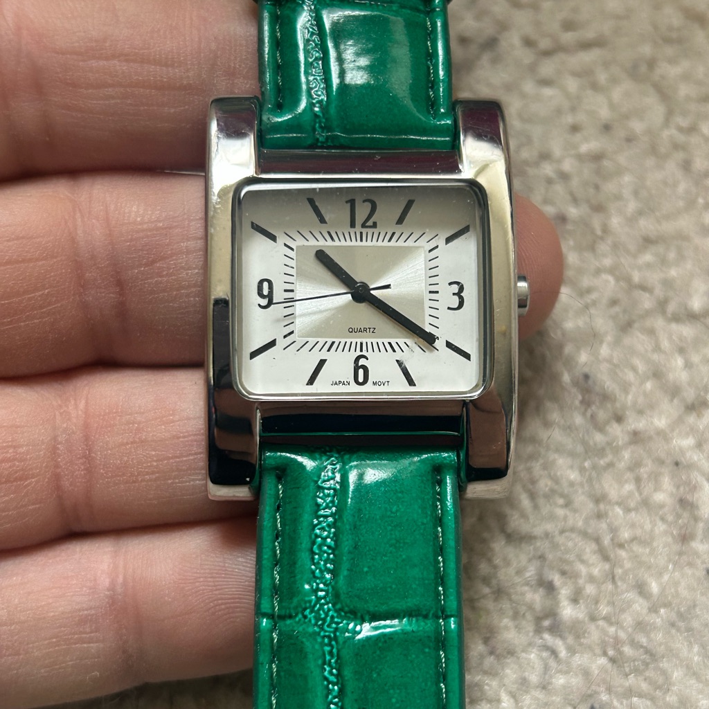 Green Crocodile Style Faux Leather Strap Silver Watch